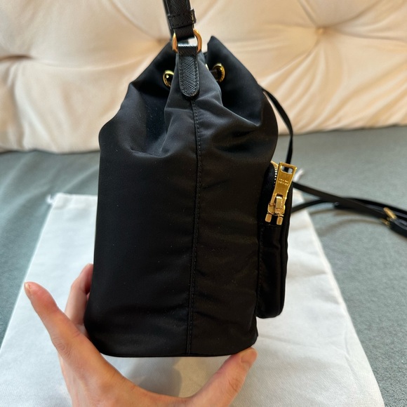 Prada Duet Re-Nylon bucket bag - Picture 6 of 16